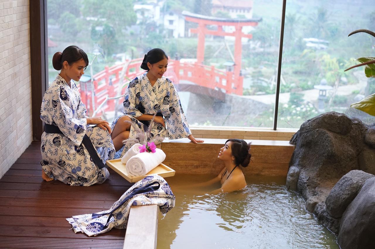 באטו The Onsen Hot Spring Resort מראה חיצוני תמונה